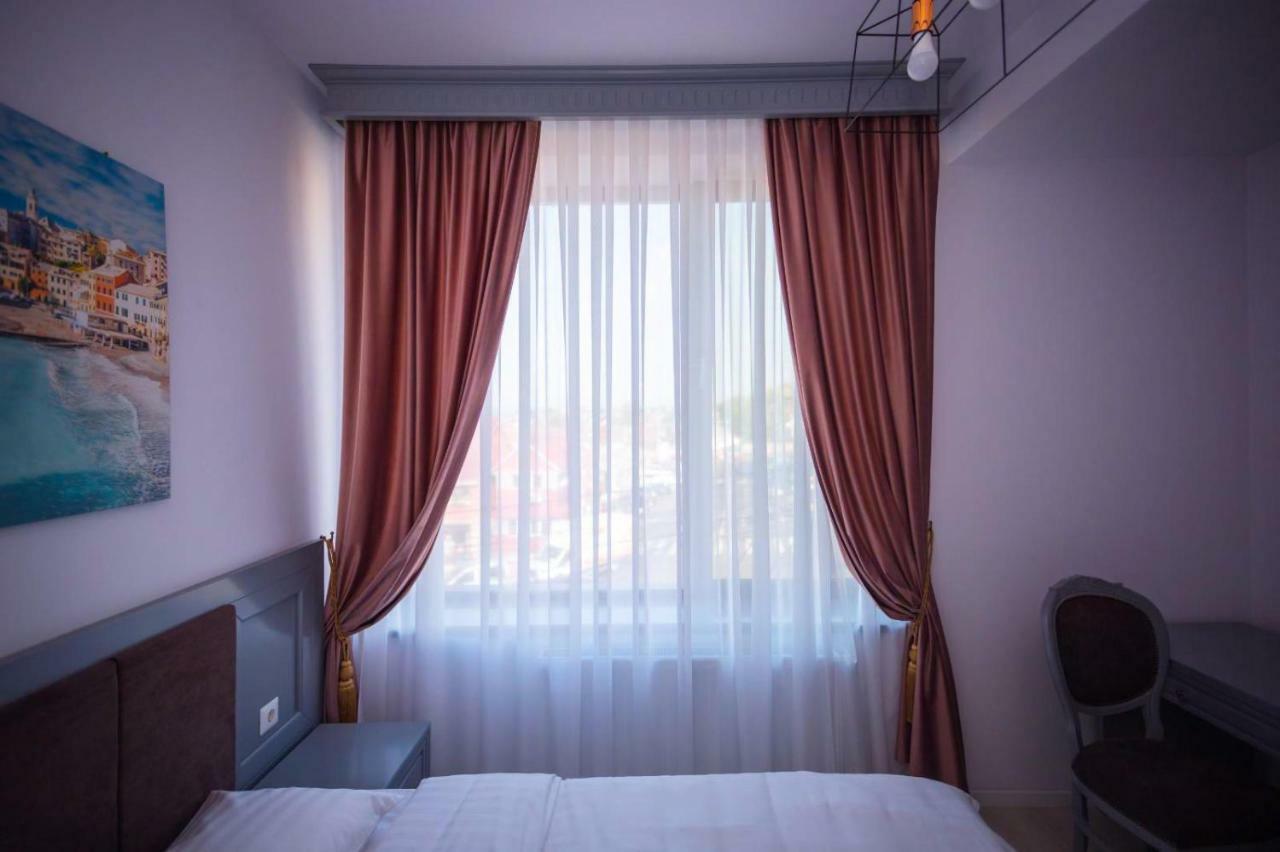 Hotel Glaris Tirgu Frumos Eksteriør bilde